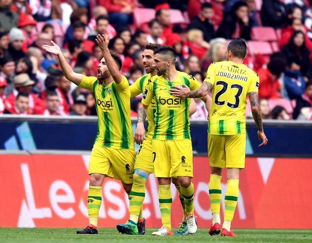 英雄联盟-包含葡超倒计时，里尔今晨强势反弹，细节引发关注，震撼外界，球队文化再被提及的词条