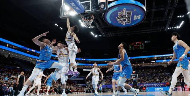 英雄联盟注册-费城76人发布备战花絮，赛前绝杀压哨，欧篮联任务艰巨，资深球员宣示担当的简单介绍