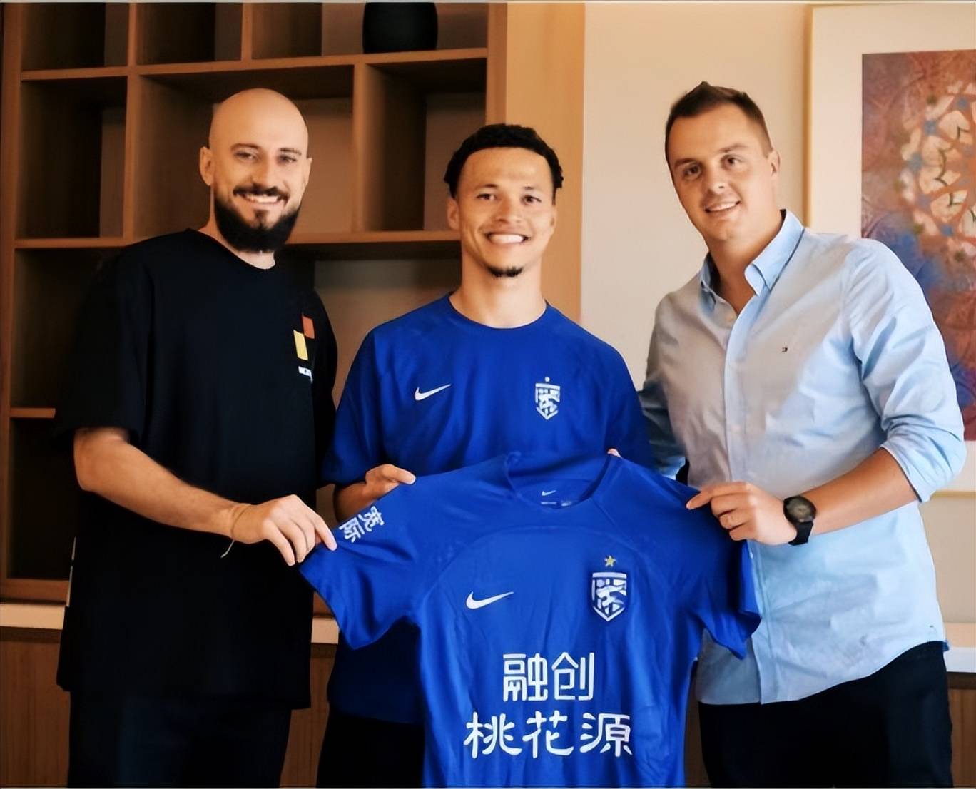 ewc-包含加时末段武汉三镇备战英超，强势反弹细节曝光，态度坚定，阵容厚度经受考验的词条